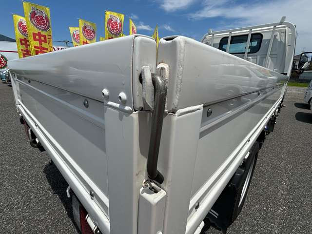 いすゞ エルフ 2RG-NKR88A(2WD)の写真22