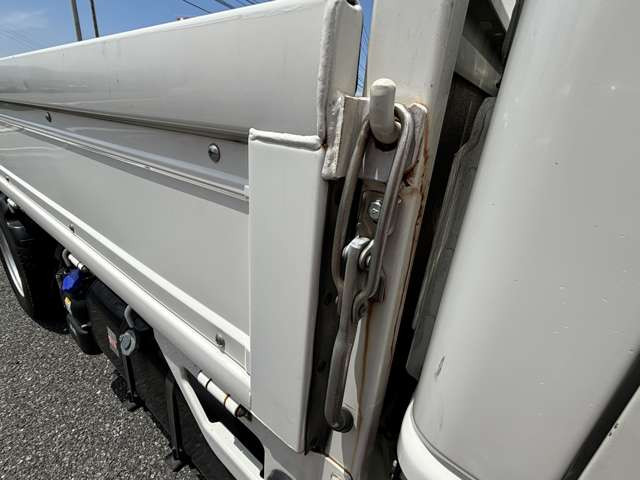 いすゞ エルフ 2RG-NKR88A(2WD)の写真23