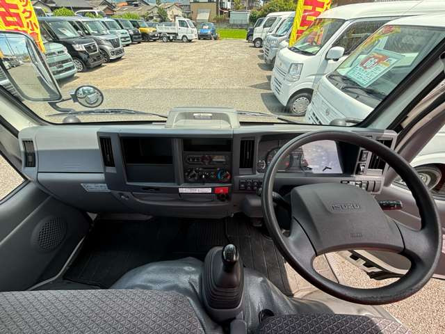 いすゞ エルフ 2RG-NKR88A(2WD)の写真25
