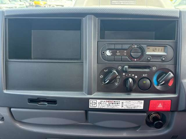 いすゞ エルフ 2RG-NKR88A(2WD)の写真30