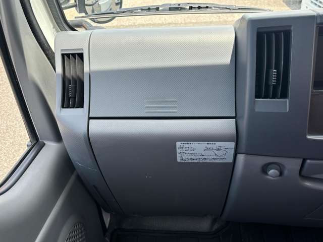 いすゞ エルフ 2RG-NKR88A(2WD)の写真31