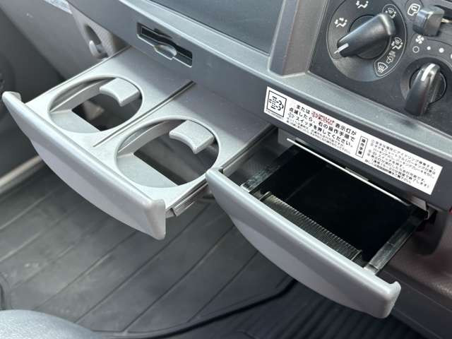 いすゞ エルフ 2RG-NKR88A(2WD)の写真32