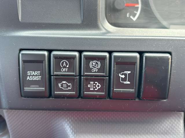 いすゞ エルフ 2RG-NKR88A(2WD)の写真33