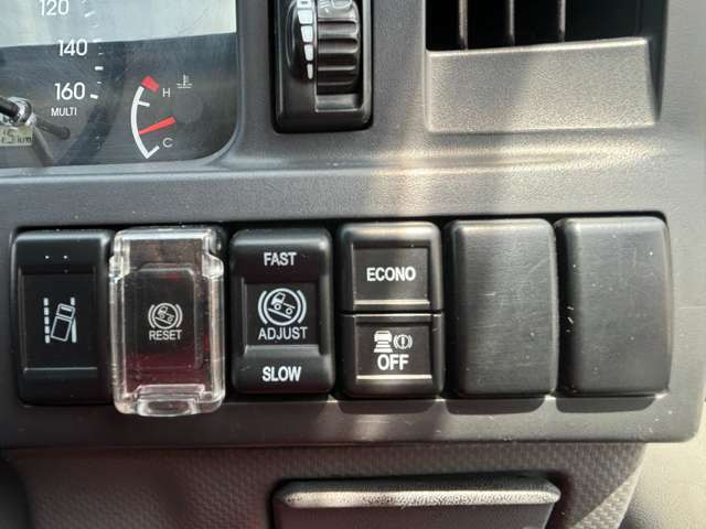 いすゞ エルフ 2RG-NKR88A(2WD)の写真34