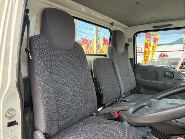 いすゞ エルフ 2RG-NKR88A(2WD)の写真40