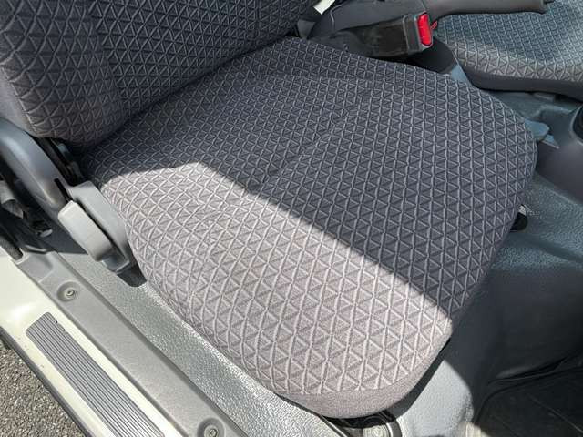 いすゞ エルフ 2RG-NKR88A(2WD)の写真41