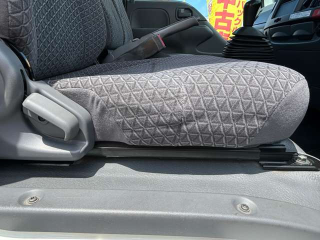 いすゞ エルフ 2RG-NKR88A(2WD)の写真42