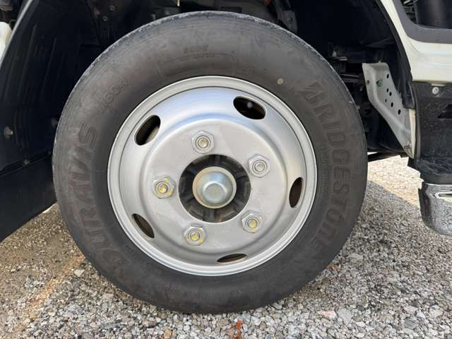 いすゞ エルフ 2RG-NKR88A(2WD)の写真45