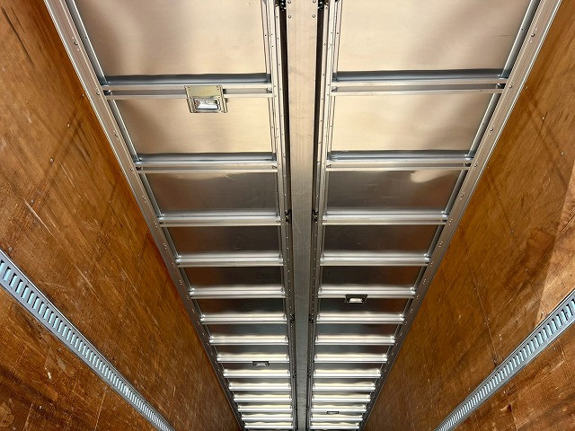 ★13.7トン積載!★380馬力・ターボ!★H27-ギガ・アルミウイング|いすゞ ギガ QKG-CYJ77A(8x4)の写真12