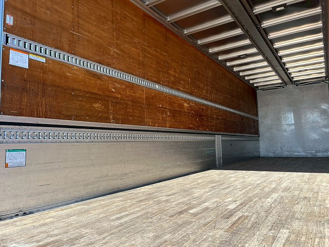 いすゞ ギガ QKG-CYJ77A(8x4)の写真14