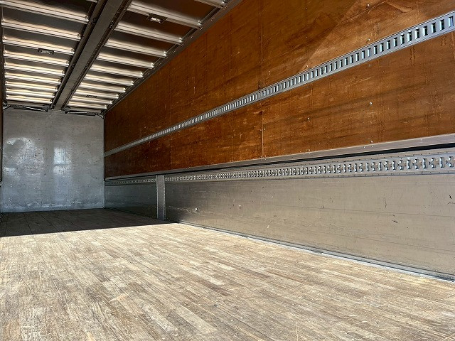 いすゞ ギガ QKG-CYJ77A(8x4)の写真15