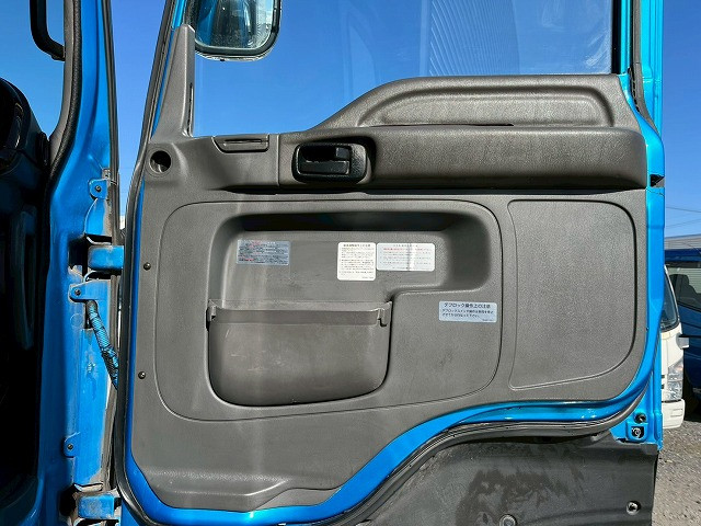 いすゞ ギガ QKG-CYJ77A(8x4)の写真17