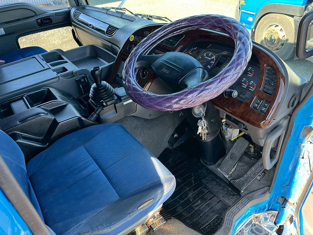 いすゞ ギガ QKG-CYJ77A(8x4)の写真18