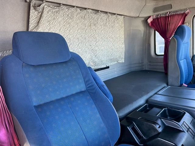 いすゞ ギガ QKG-CYJ77A(8x4)の写真19