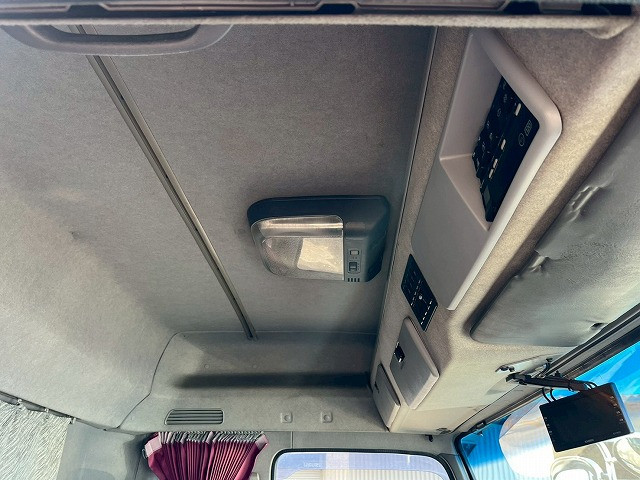 いすゞ ギガ QKG-CYJ77A(8x4)の写真20