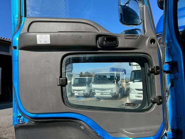 いすゞ ギガ QKG-CYJ77A(8x4)の写真21