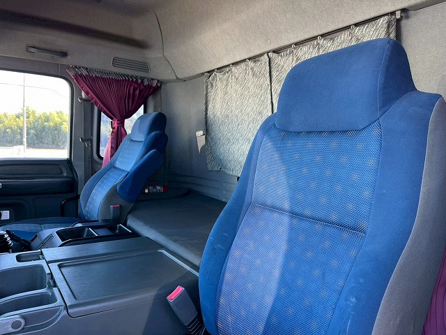 いすゞ ギガ QKG-CYJ77A(8x4)の写真23