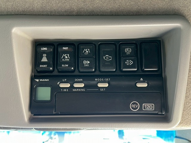 いすゞ ギガ QKG-CYJ77A(8x4)の写真30