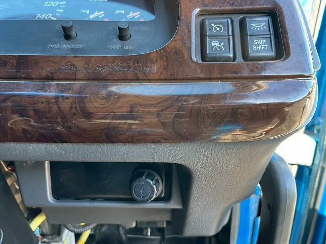 いすゞ ギガ QKG-CYJ77A(8x4)の写真31