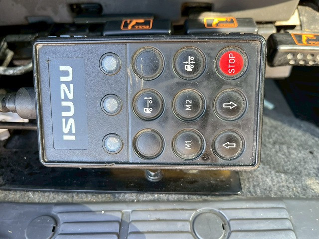 いすゞ ギガ QKG-CYJ77A(8x4)の写真34