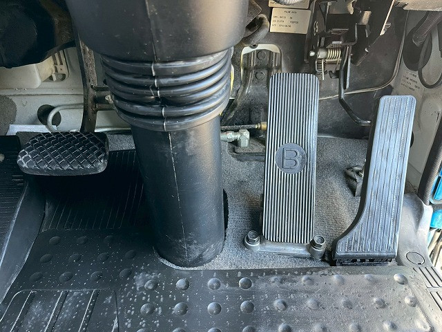 いすゞ ギガ QKG-CYJ77A(8x4)の写真36