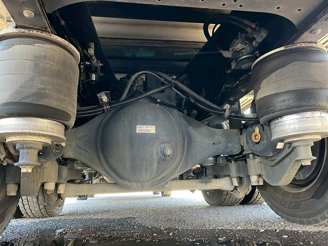 いすゞ ギガ QKG-CYJ77A(8x4)の写真44