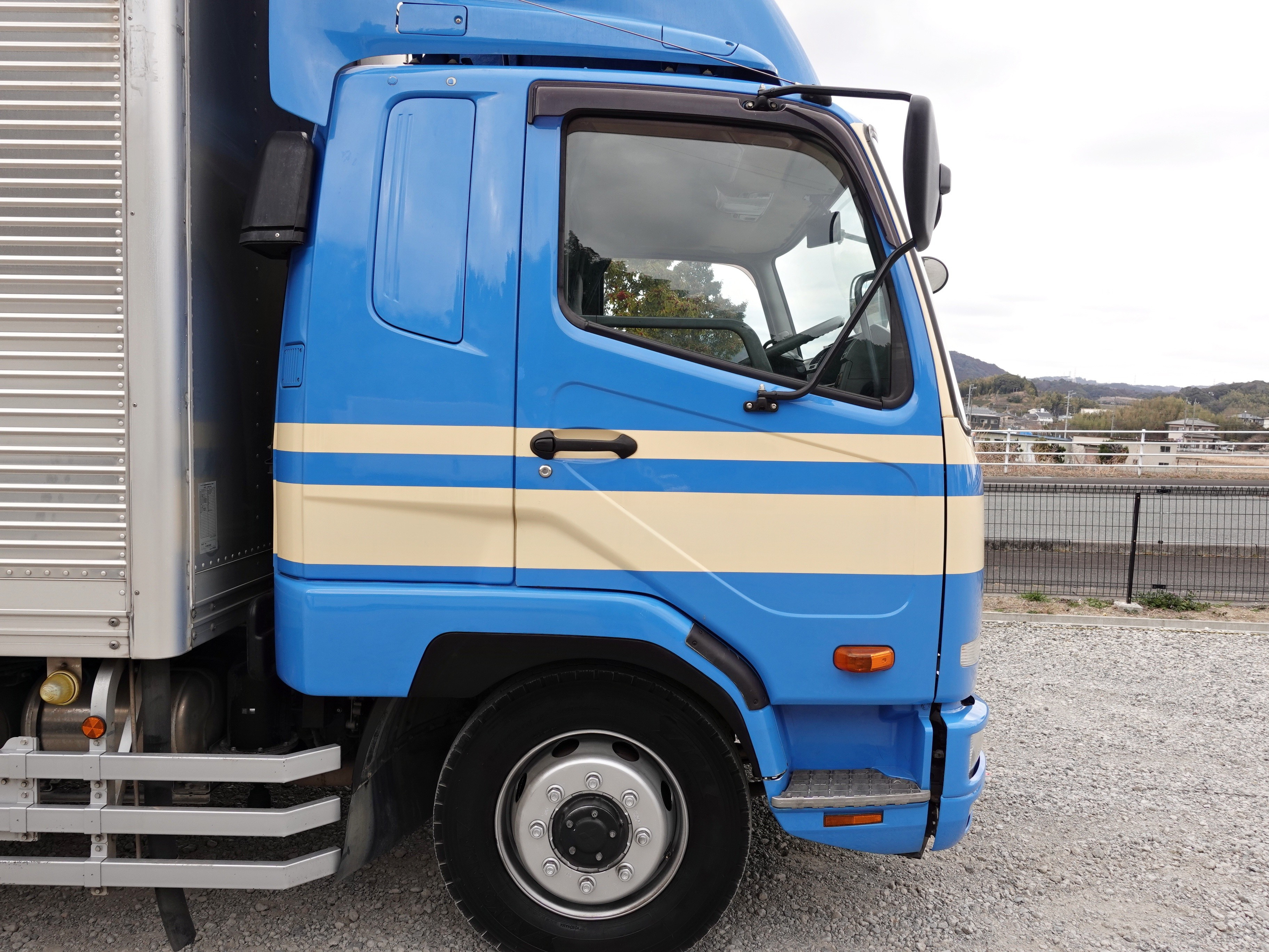 三菱 ファイター QKG-FK62FZ(2WD)｜中古トラックなら【トラック市】