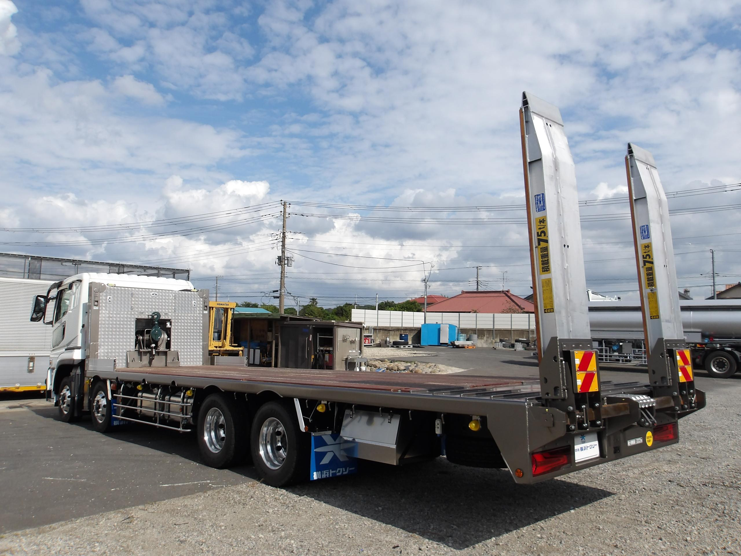 三菱 スーパーグレート 2PG-FS80VZ(8x4)の写真2