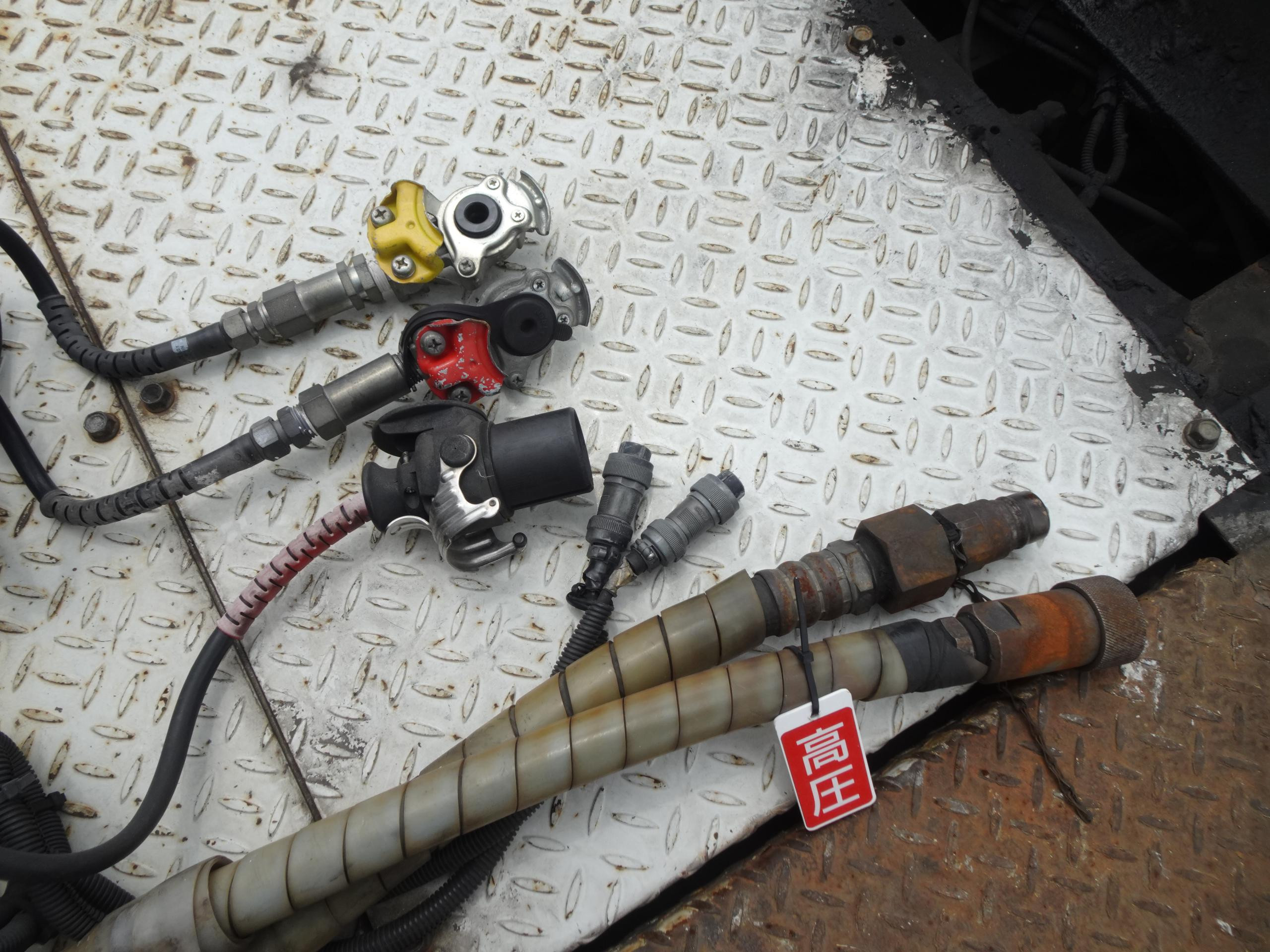 いすゞ ギガ QKG-EXD52BD(2WD)の写真9