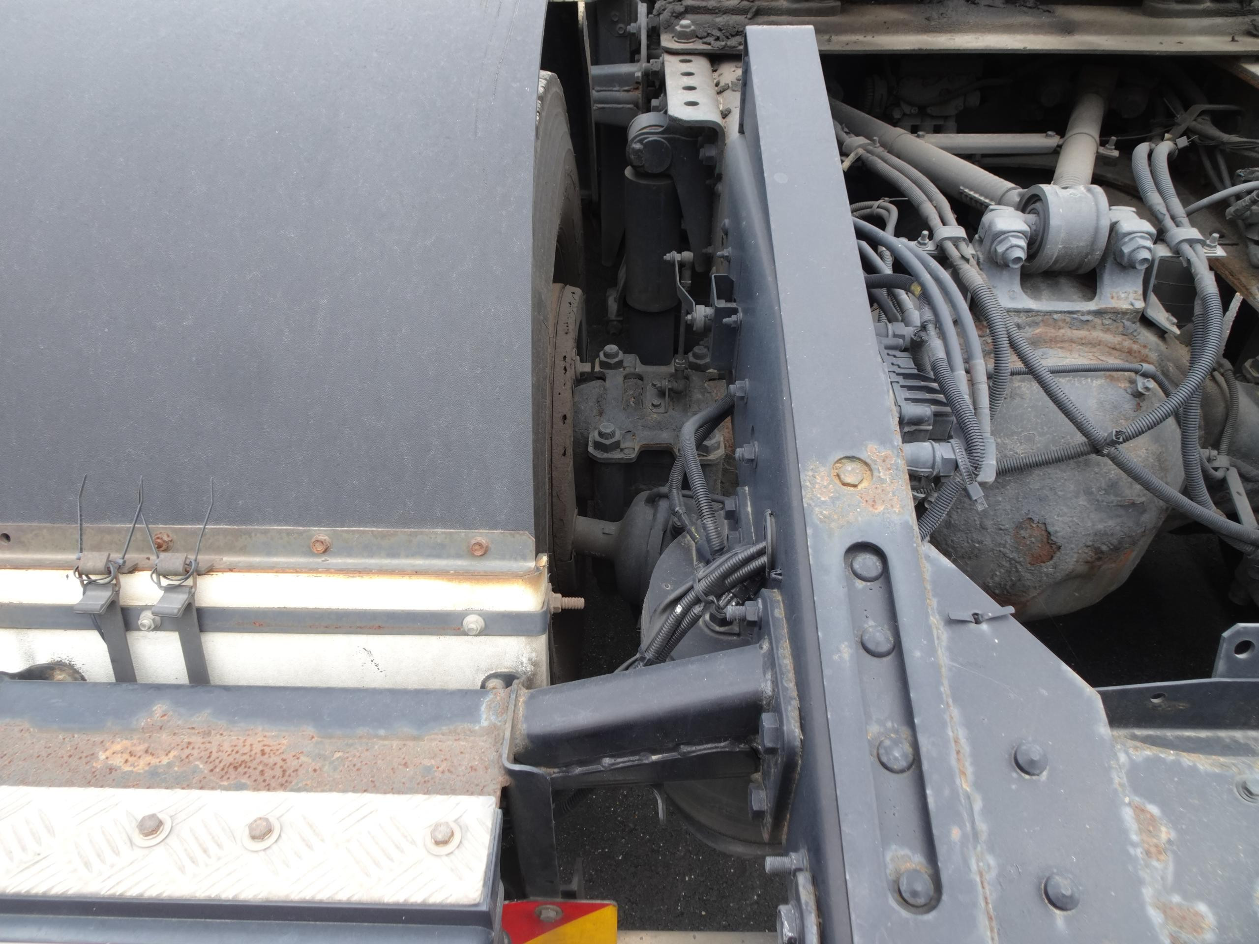 いすゞ ギガ QKG-EXD52BD(2WD)の写真10