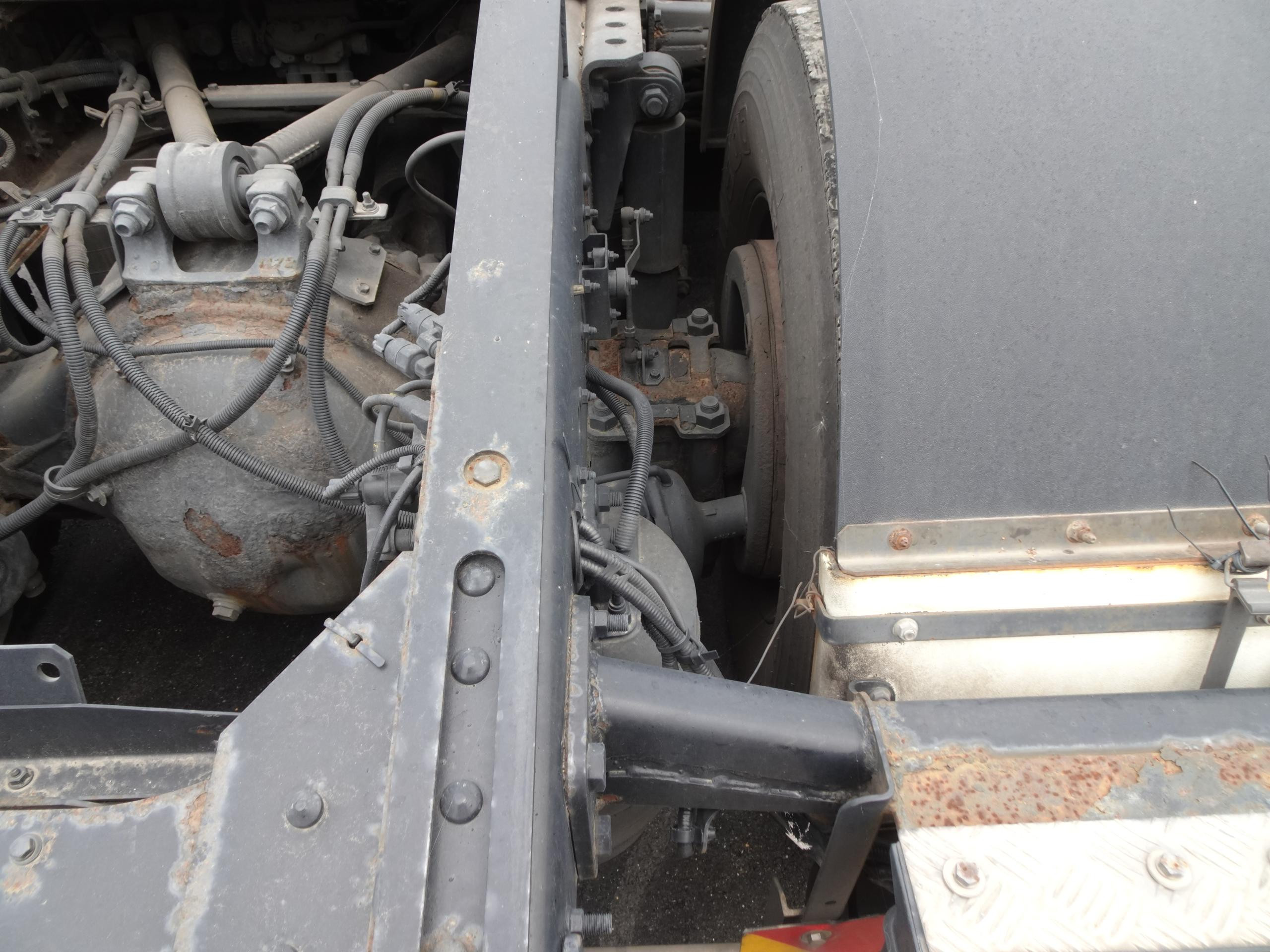 いすゞ ギガ QKG-EXD52BD(2WD)の写真12