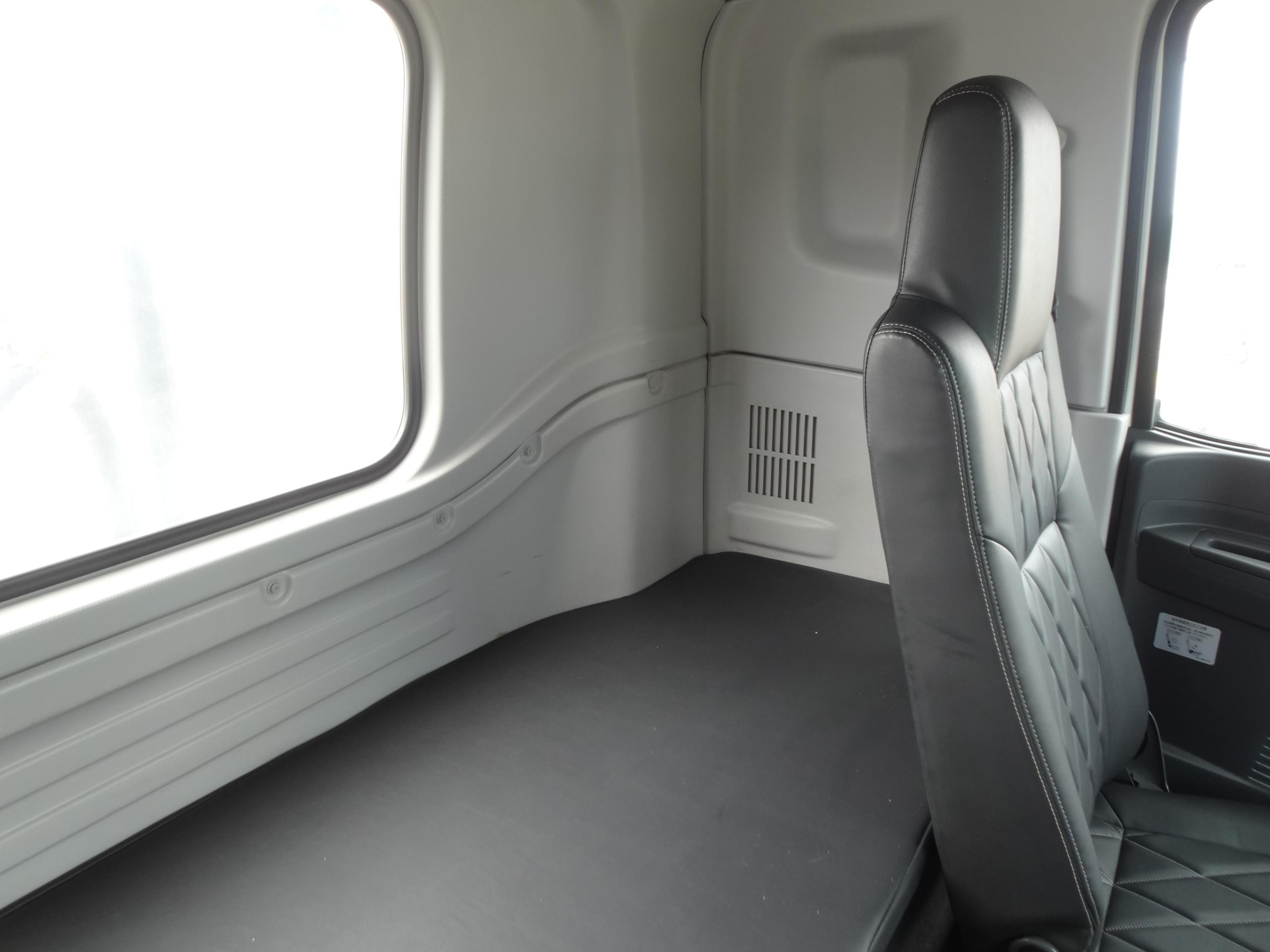 いすゞ ギガ QKG-EXD52BD(2WD)の写真21