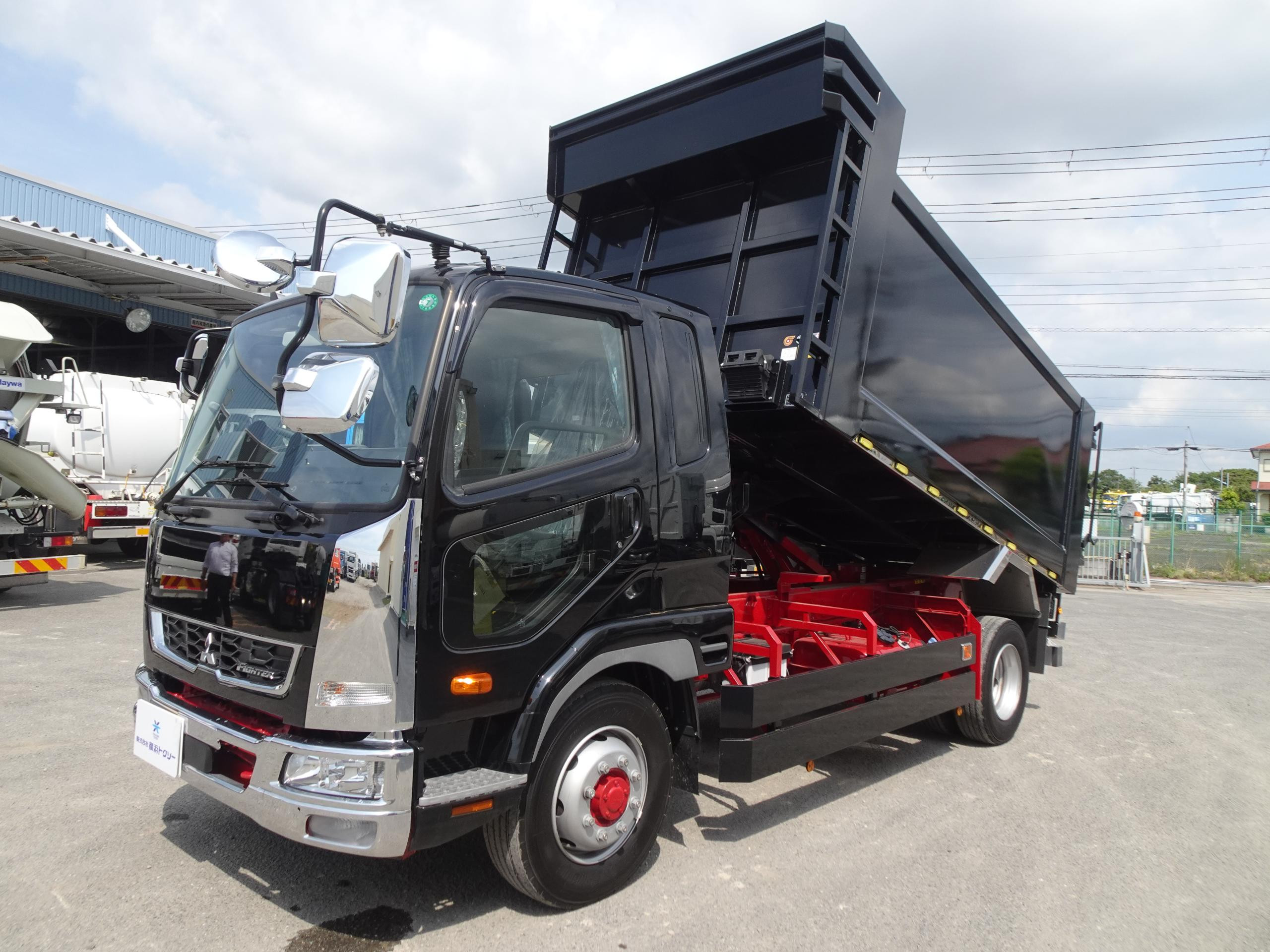 三菱 ファイター 2KG-FK62FZ(2WD)の写真1