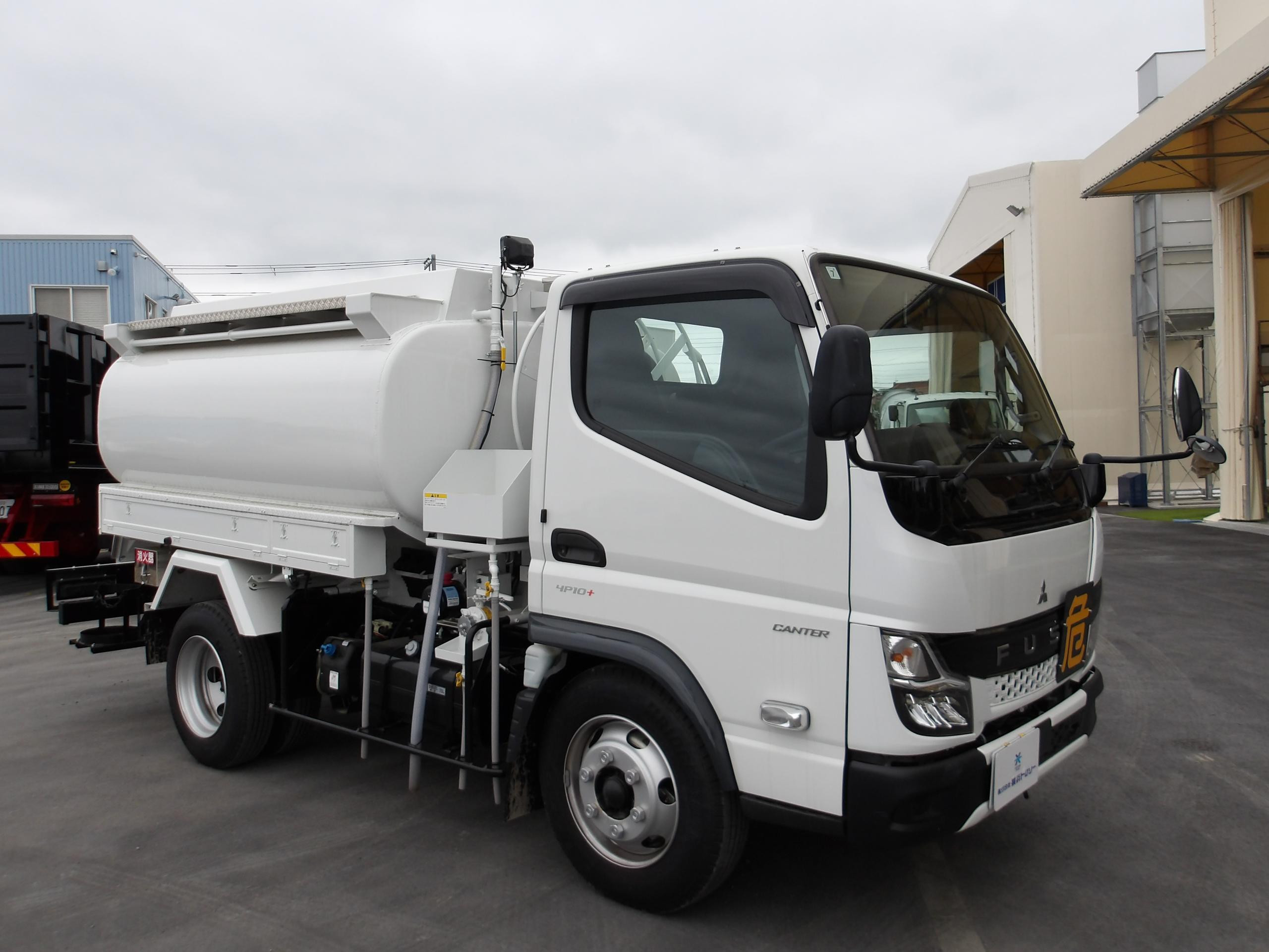 三菱 キャンター 2PG-FEA80(2WD)の写真3