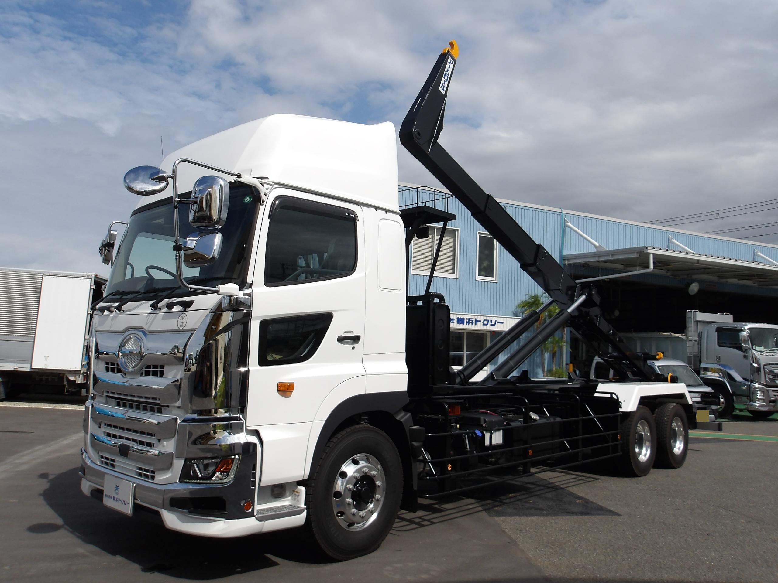 日野 プロフィア 2DG-FS1AHE(6x4)の写真1