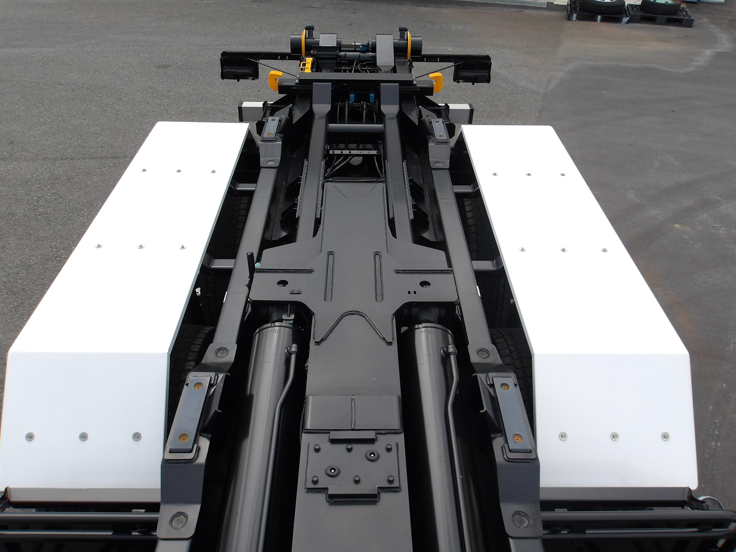 日野 プロフィア 2DG-FS1AHE(6x4)の写真8