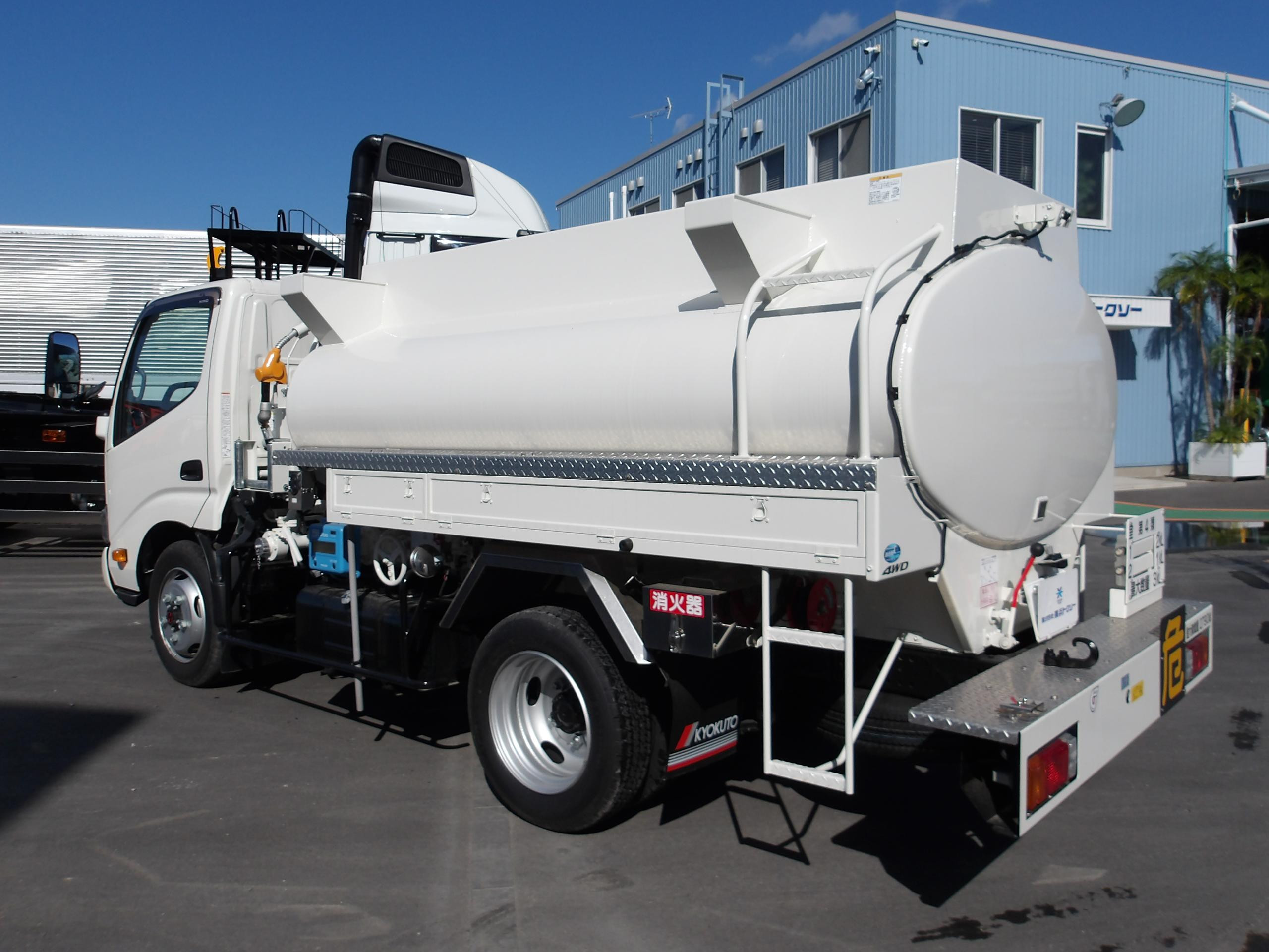 日野 デュトロ 2DG-XZU675M(4WD)の写真2