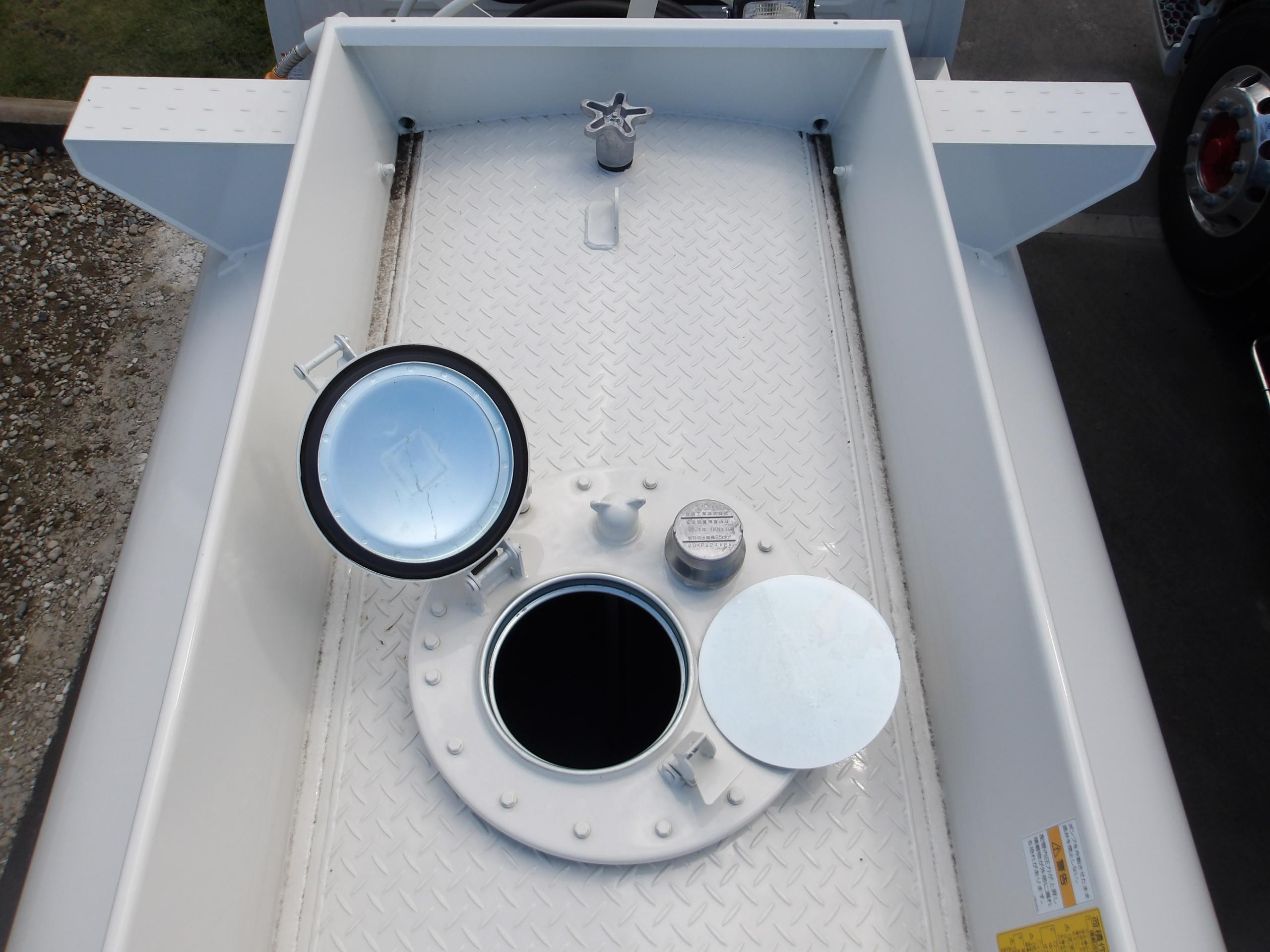 日野 デュトロ 2DG-XZU675M(4WD)の写真10