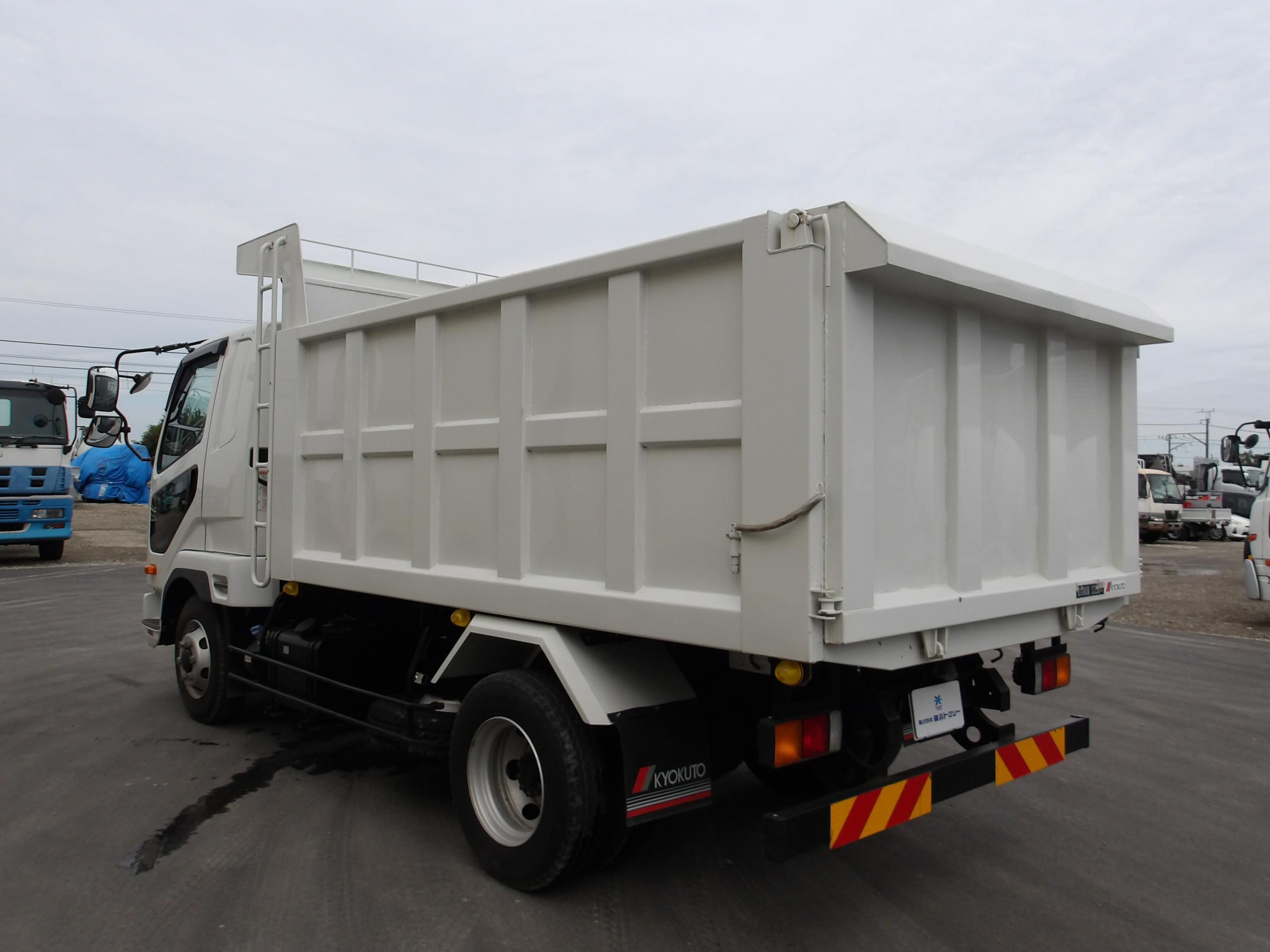 三菱 ファイター 2KG-FK62F(2WD)の写真2