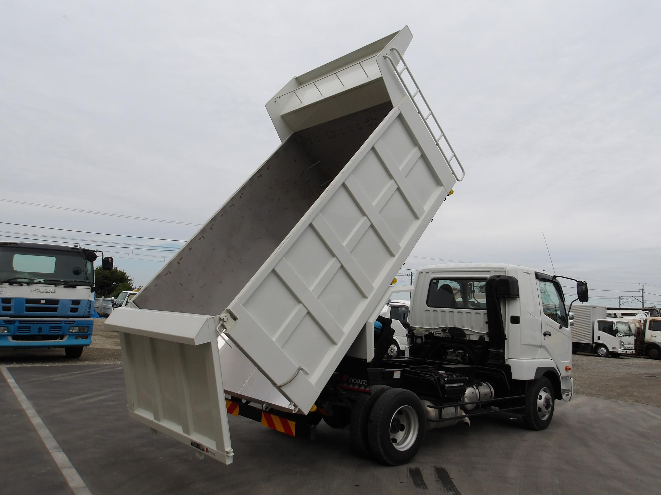 三菱 ファイター 2KG-FK62F(2WD)の写真5