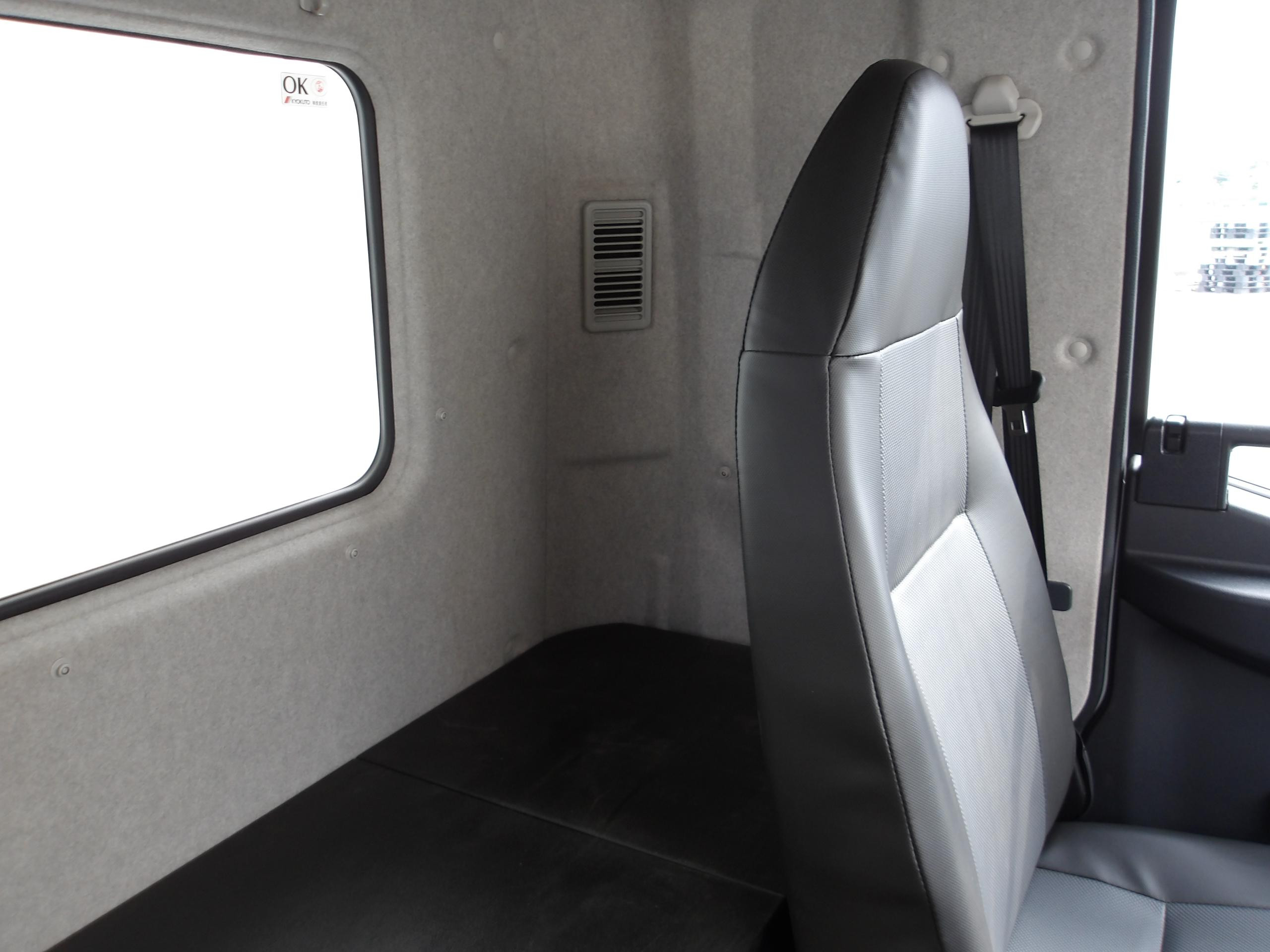 三菱 ファイター 2KG-FK62F(2WD)の写真19