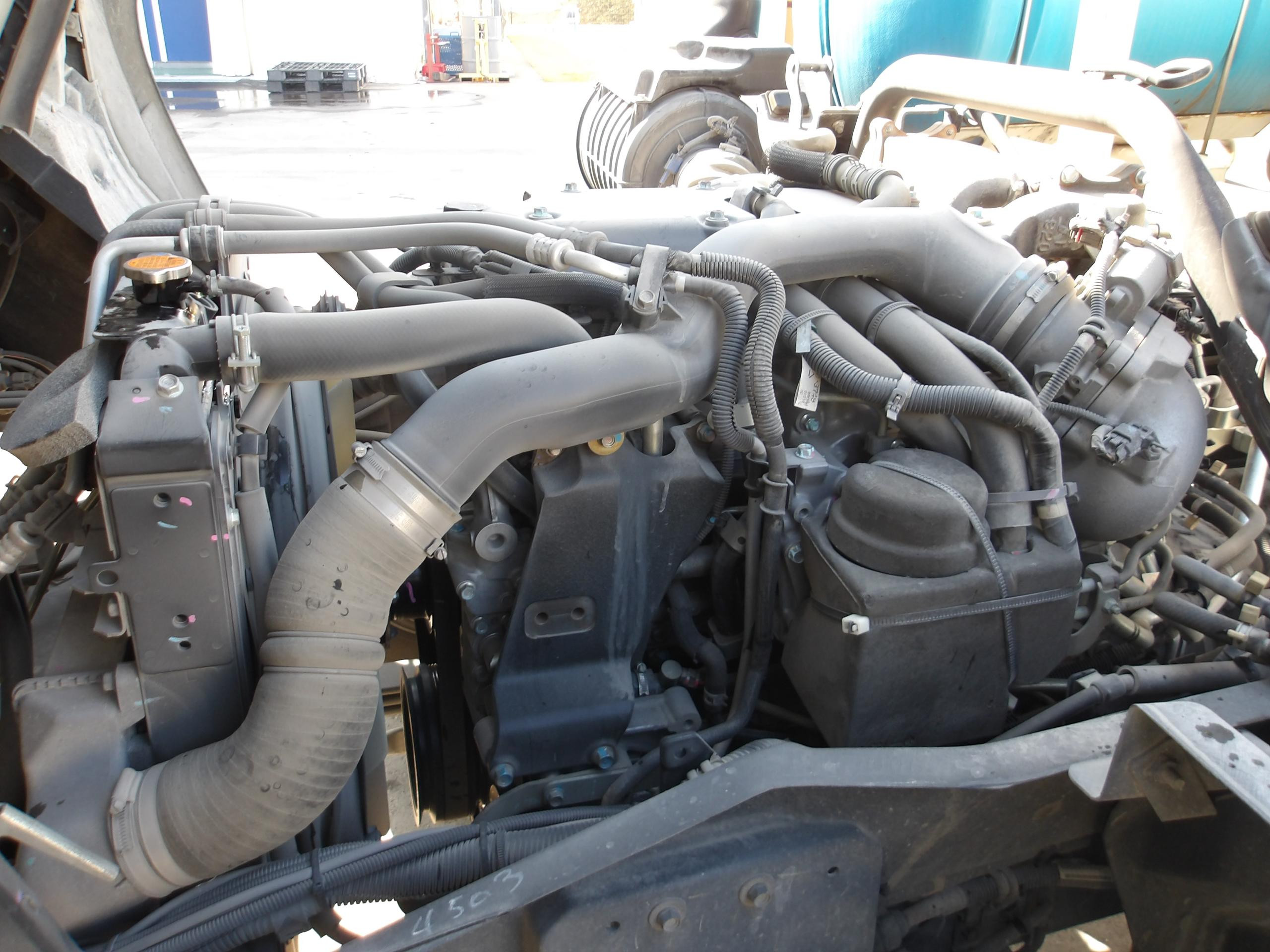 いすゞ フォワード 2PG-FTR90U2(2WD)の写真17