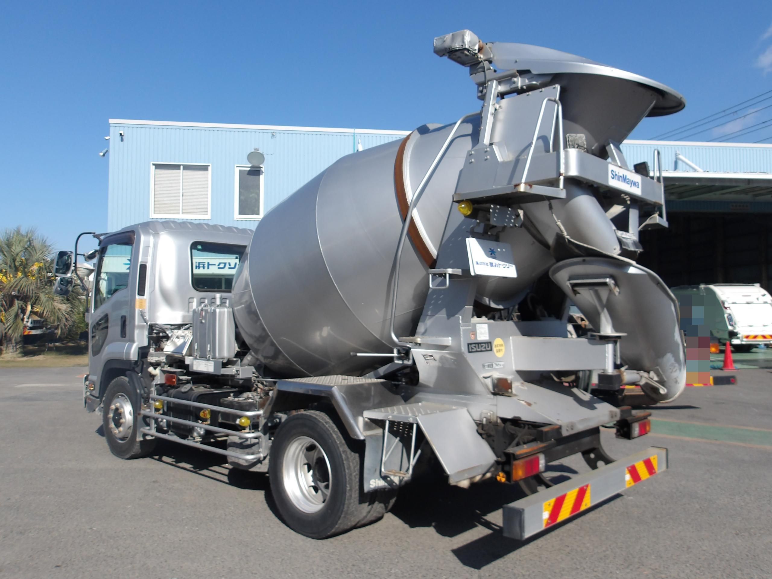 いすゞ フォワード 2PG-FTR90U2(2WD)の写真2