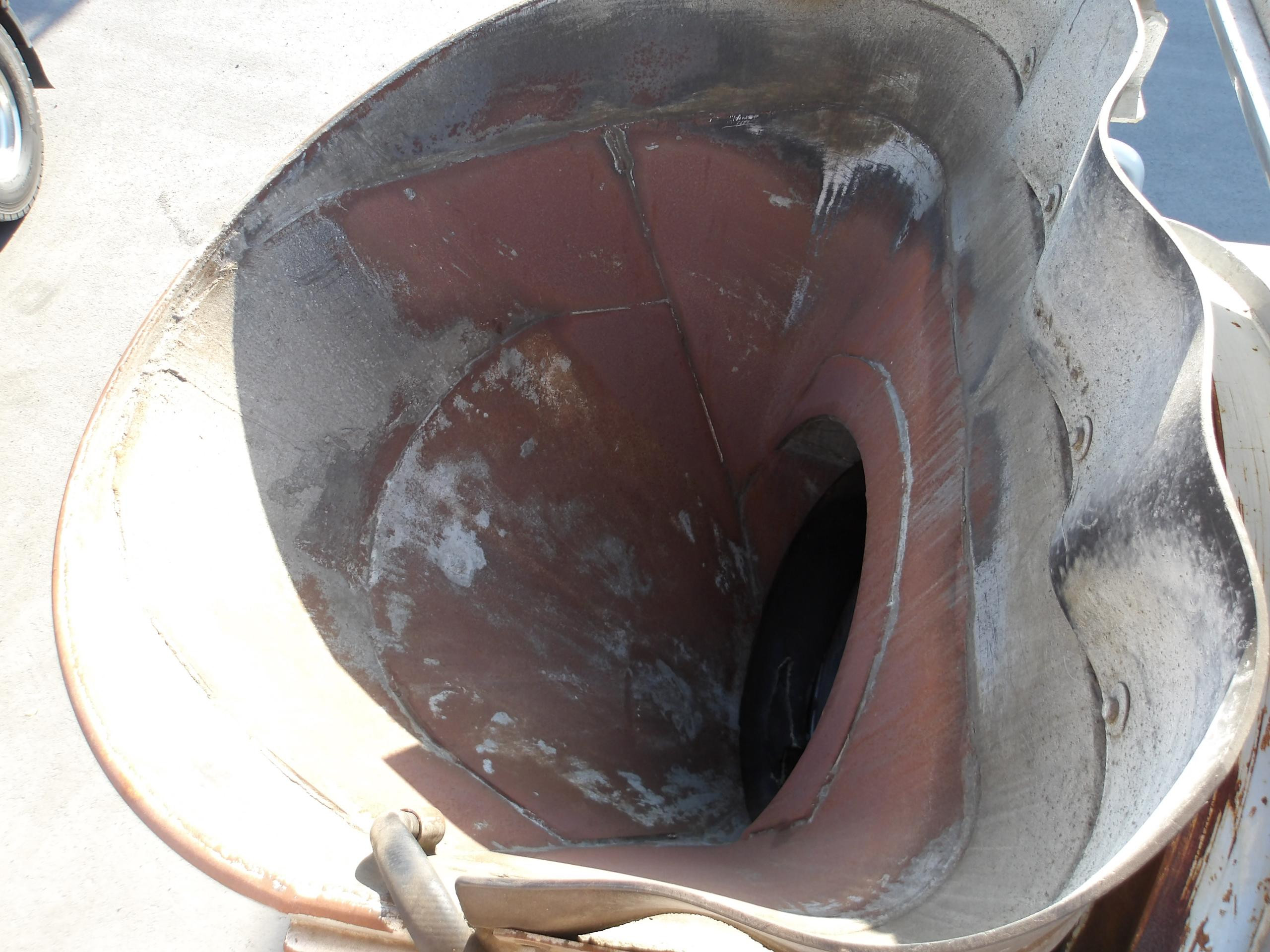 いすゞ フォワード 2PG-FTR90U2(2WD)の写真8