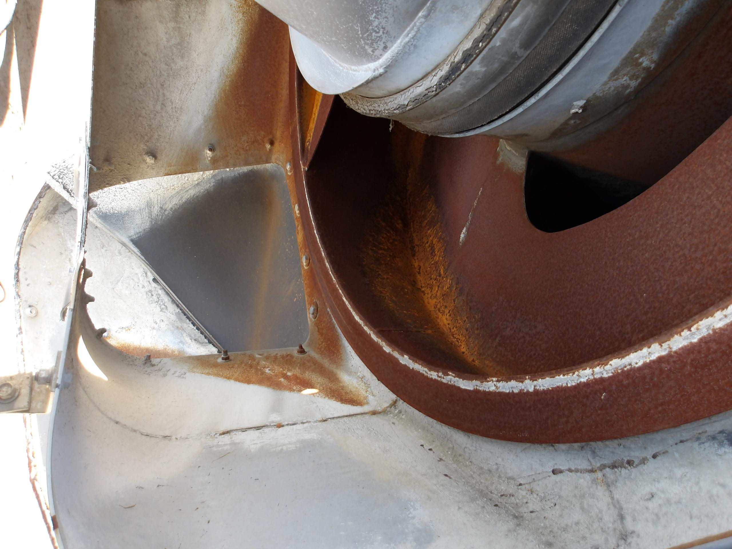 いすゞ フォワード 2PG-FTR90U2(2WD)の写真10