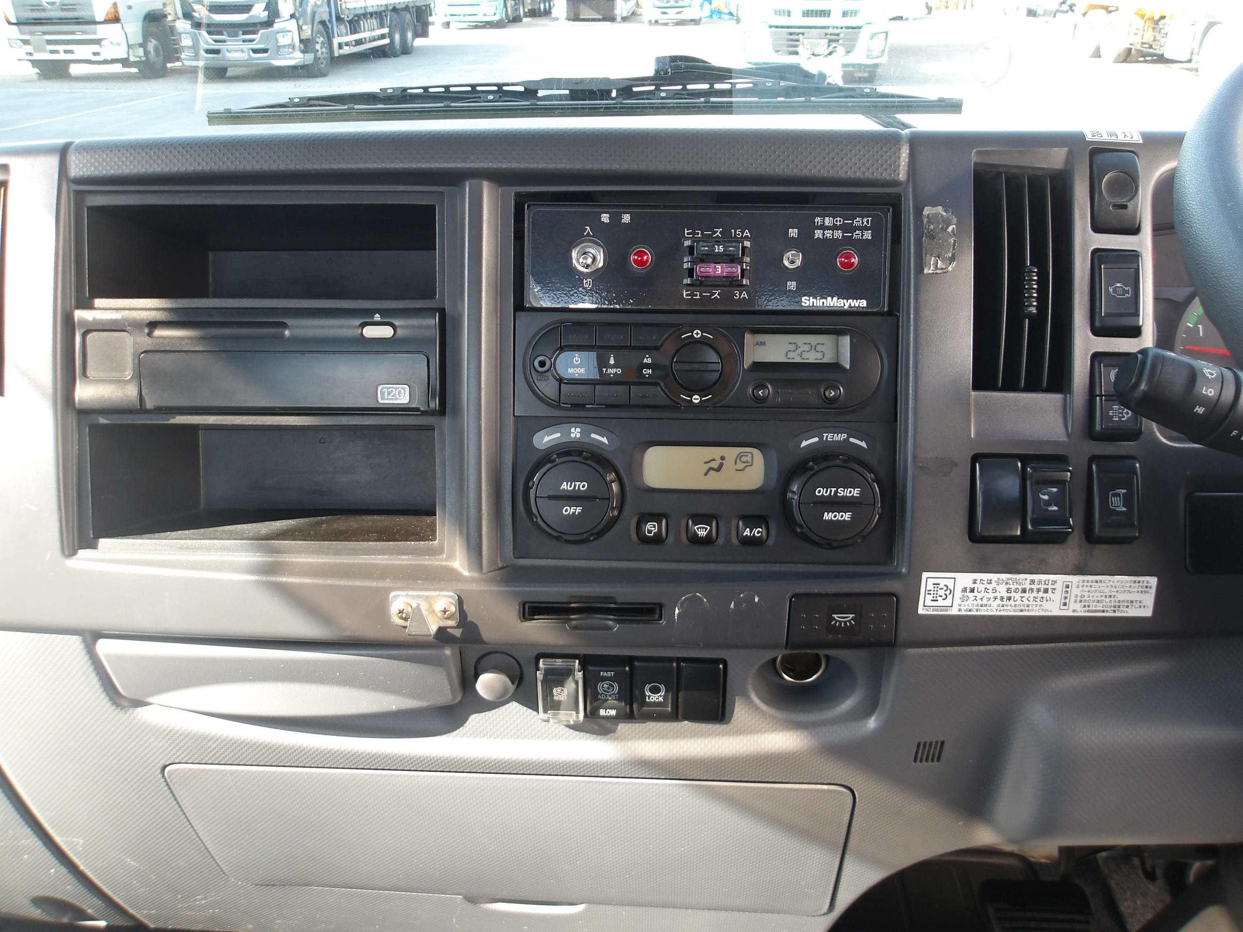 いすゞ フォワード 2PG-FTR90U2(2WD)の写真21