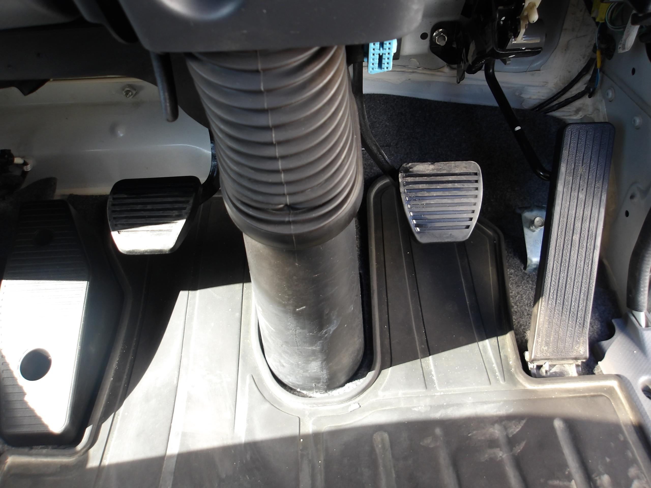 いすゞ フォワード 2PG-FTR90U2(2WD)の写真23