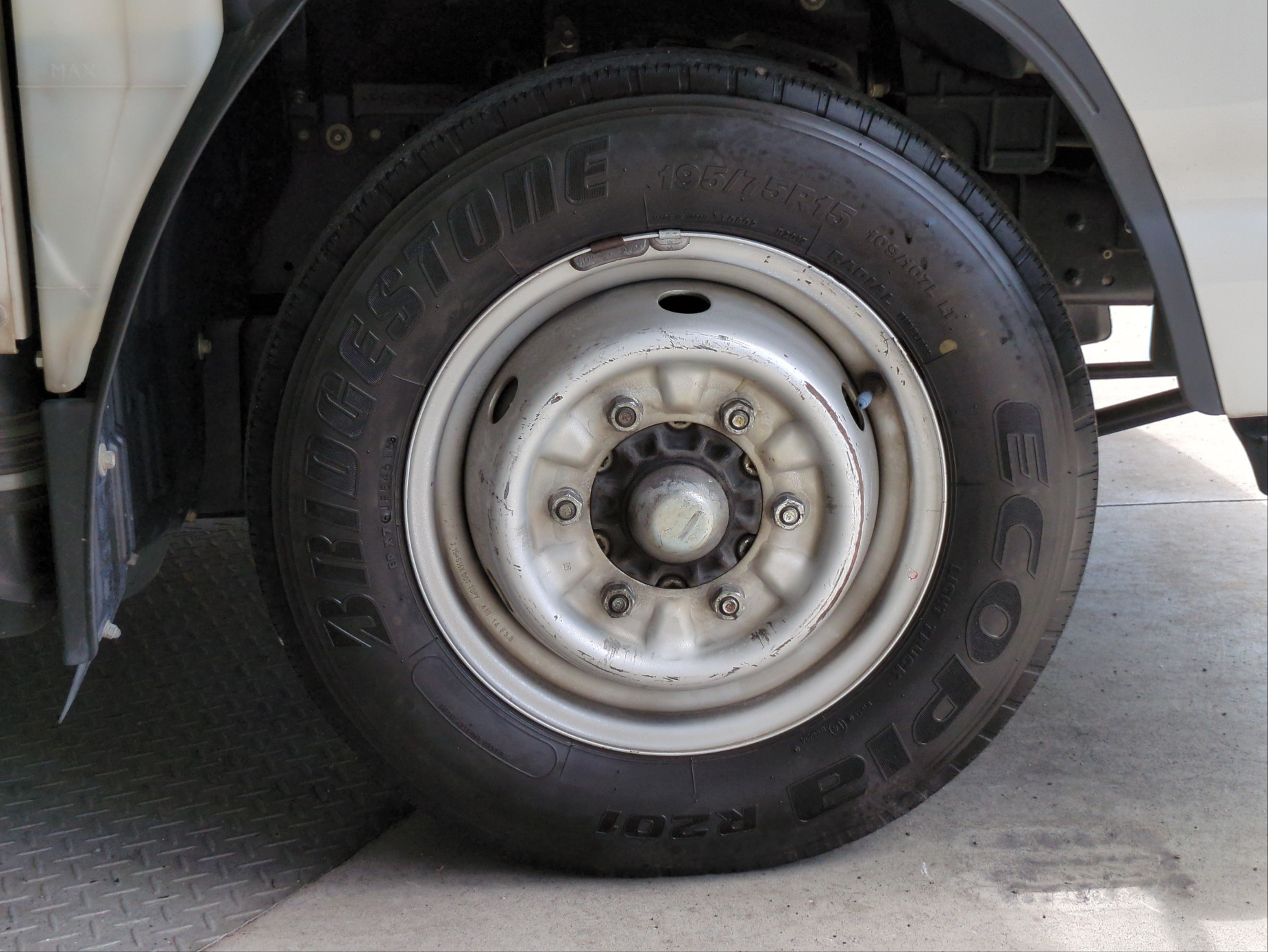 いすゞ エルフ TKG-NHR85Aの写真17