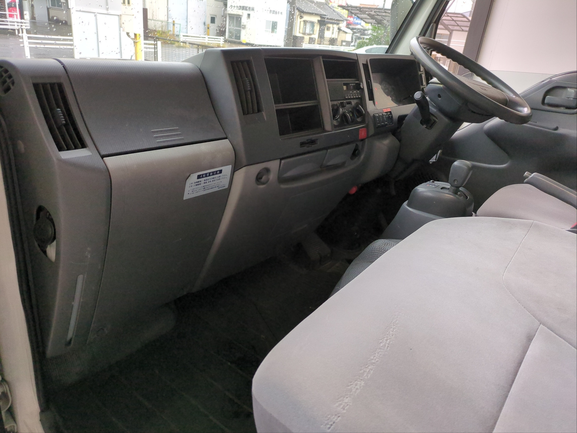 いすゞ エルフ TKG-NHS85AN(4WD)の写真2