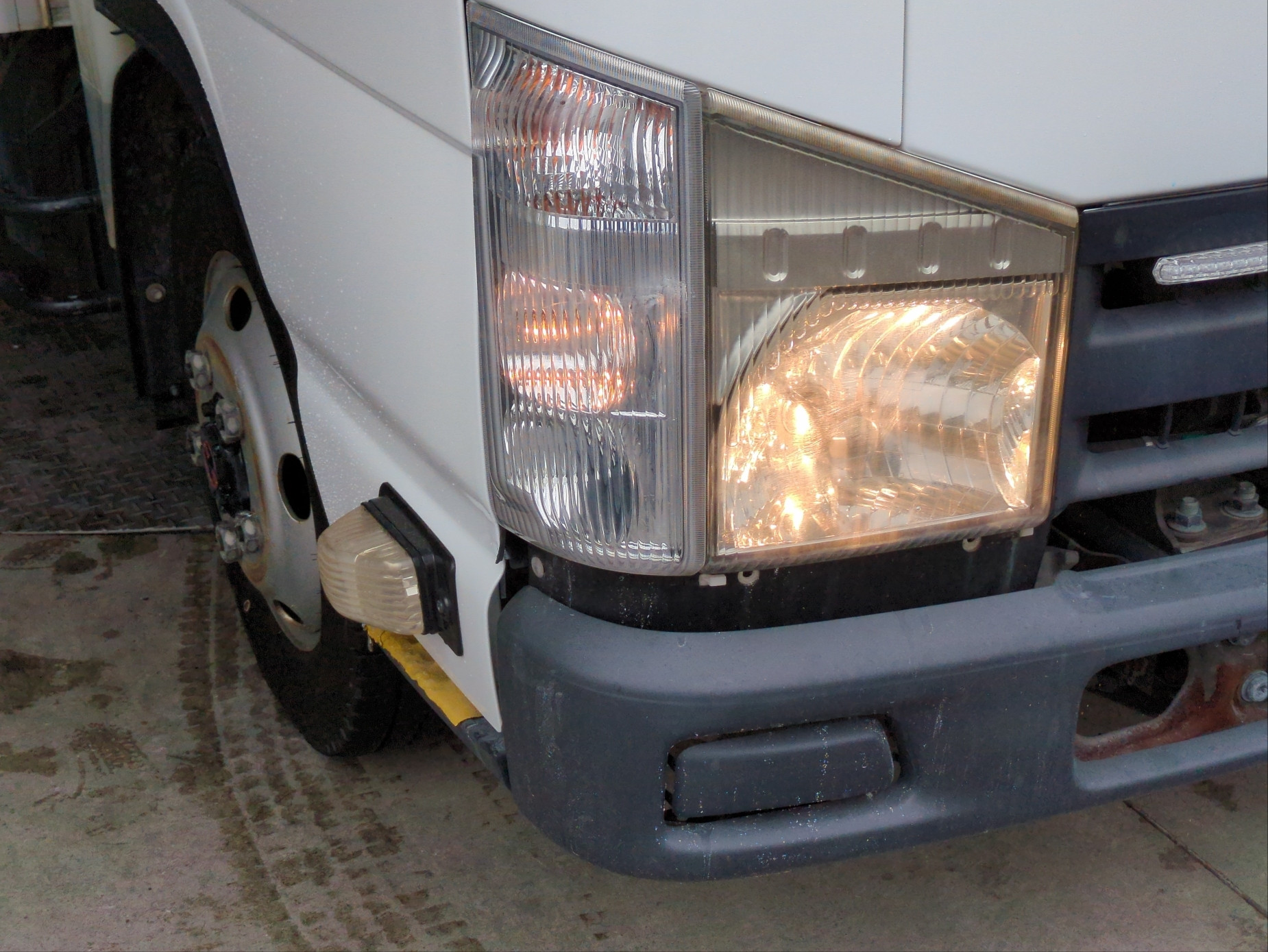 いすゞ エルフ TKG-NHS85AN(4WD)の写真14